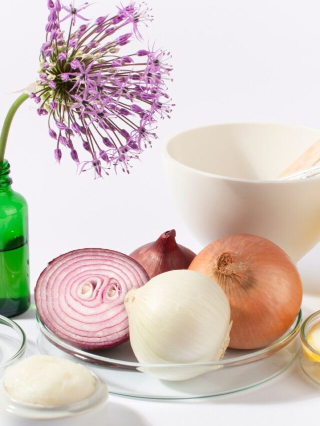 7 Onion Juice Benefits for Hair